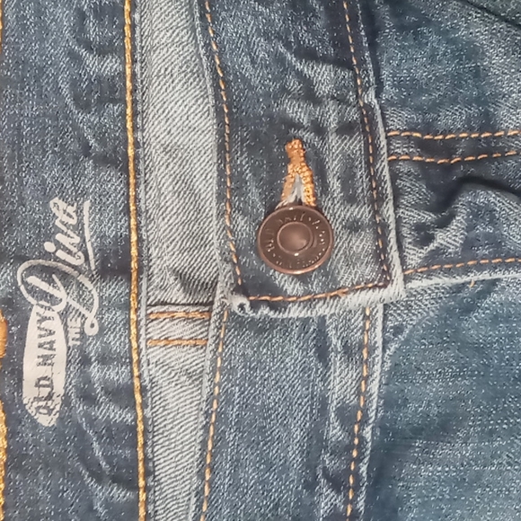 🌺 Old Navy O.G Diva Raw Hem Light Distressed Denim Shorts Sz 14 - Picture 2 of 8